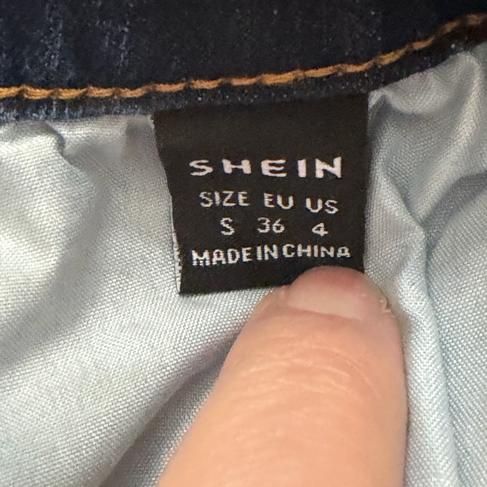SHEIN jeans with hand sewn lace appliqué size small 4 - Picture 7 of 7